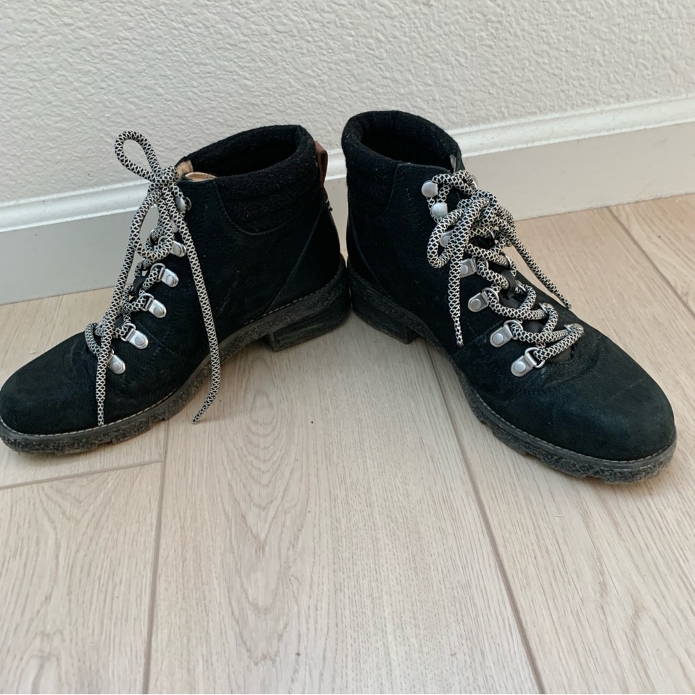 Dr. Scholl’s Tristan Hiking Boots Low Heel Black with Contrast Laces Ankle Boots - Picture 7 of 11